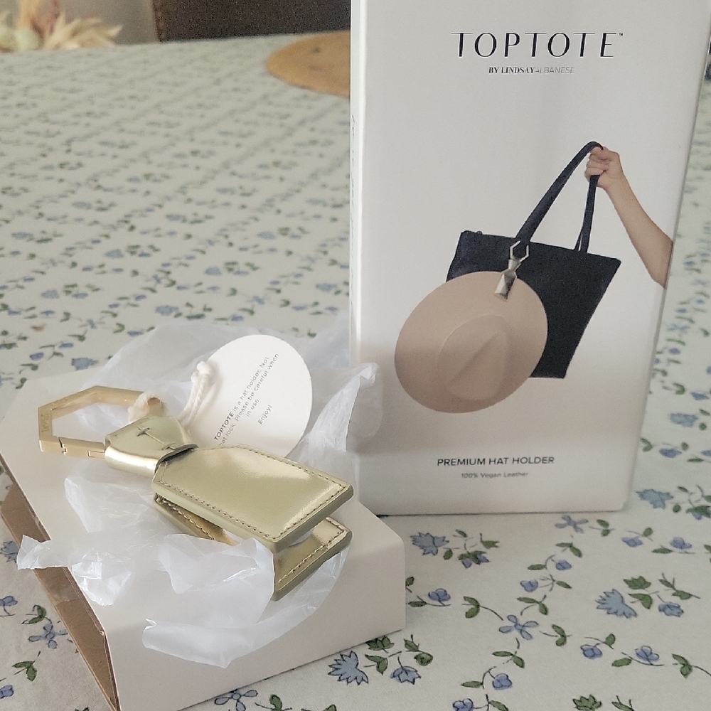Gold Premium Hat Holder by Toptote